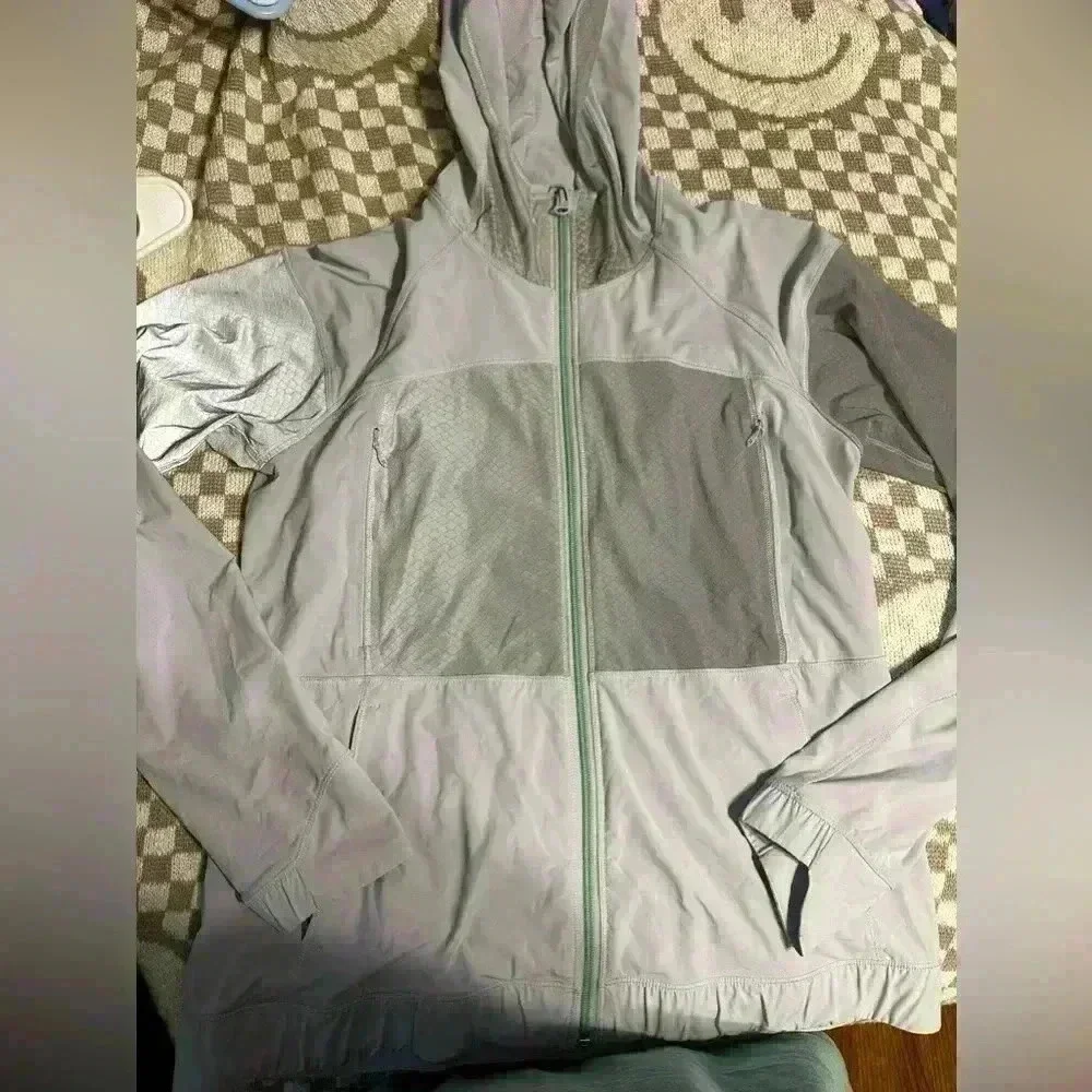 Lululemon light speed jacket 8